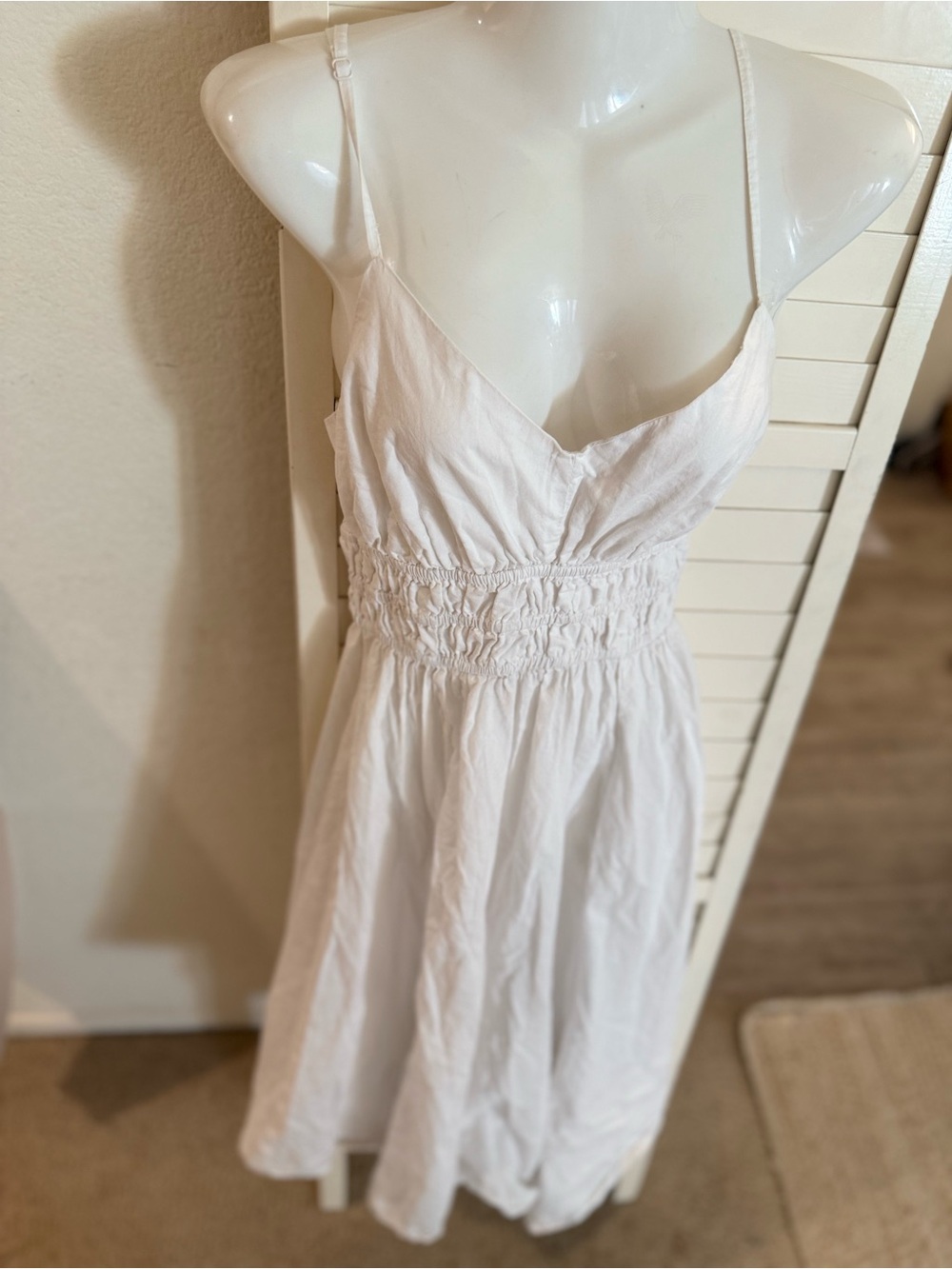 Women's Dizzy Lizzie white Smocked Waist midi Dress - small